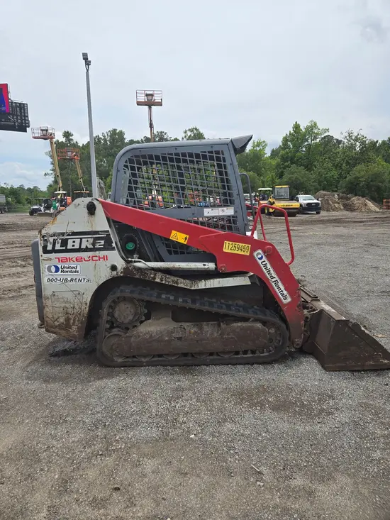 2021 Takeuchi TL8R2R Track Loader