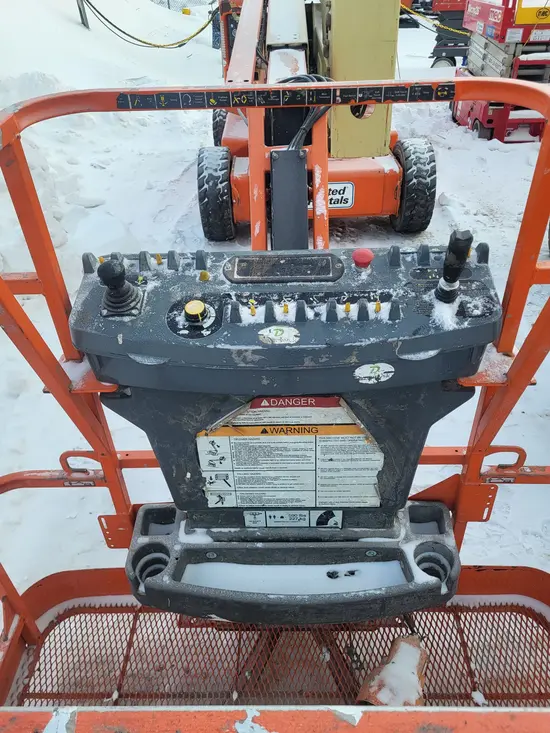 2014 JLG E450AJ Articulating Boom Lift