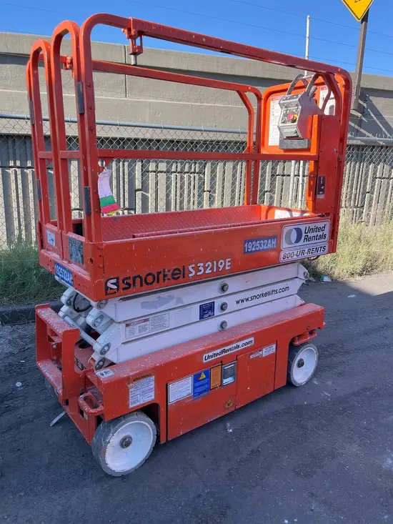 2017 Snorkel S3219E Scissor Lift