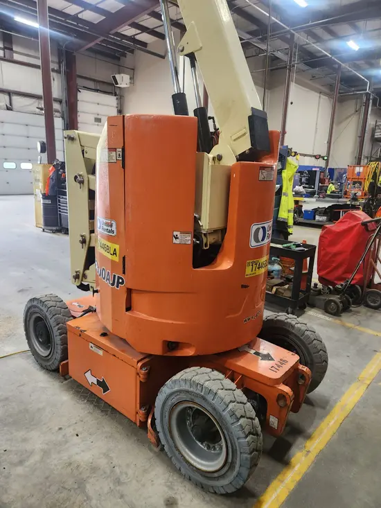 2015 JLG E300AJP Articulating Boom Lift
