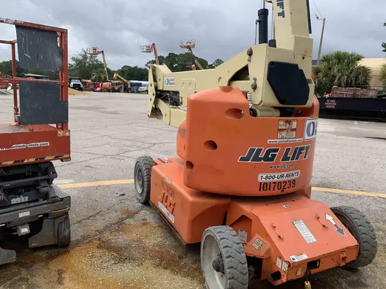 2013 JLG E400AJPN Articulating Boom Lift