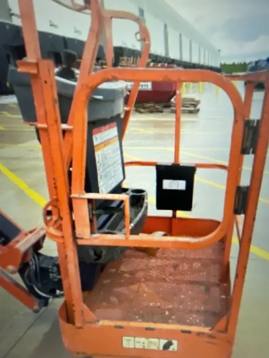 2016 JLG E400AJPN Articulating Boom Lift
