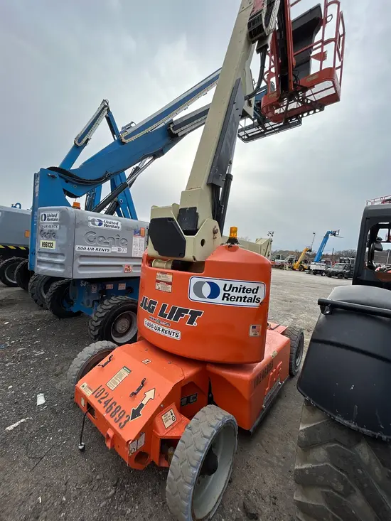 2014 JLG E400AJPN Articulating Boom Lift