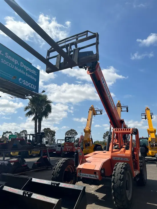 2017 SKYTRAK 6042 Forklift