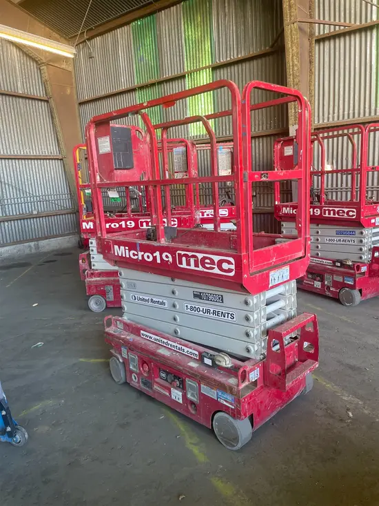 2018 MEC MICRO 19 Scissor Lift