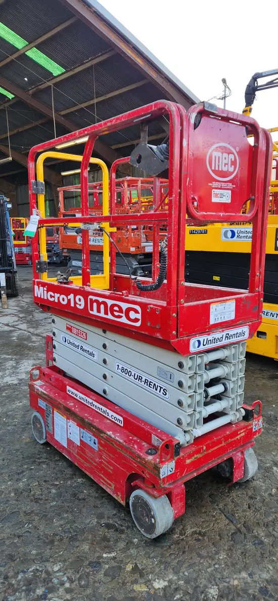 2018 MEC MICRO 19 Scissor Lift