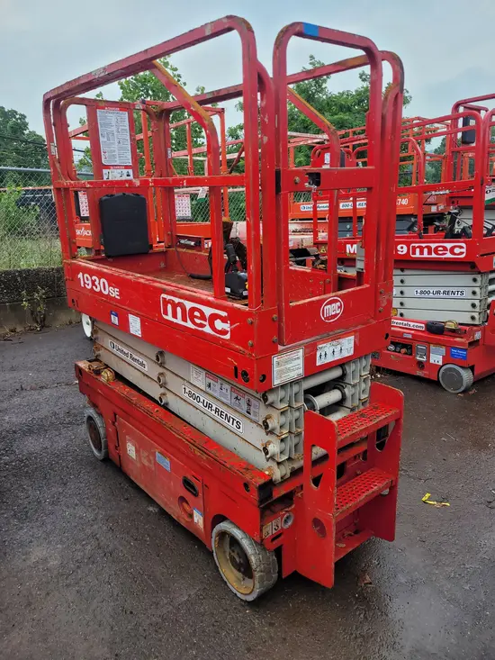 2017 MEC 1930SE Scissor Lift