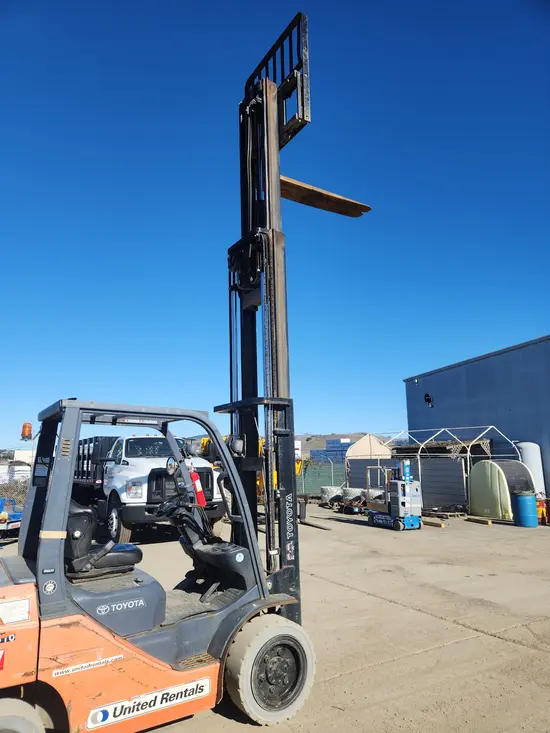 2017 Toyota 8FDU30 Warehouse Forklift