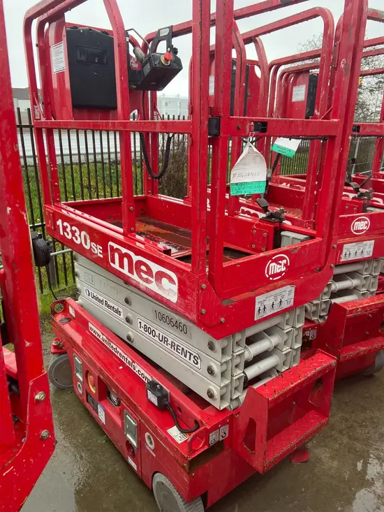 2017 MEC 1330SE Scissor Lift