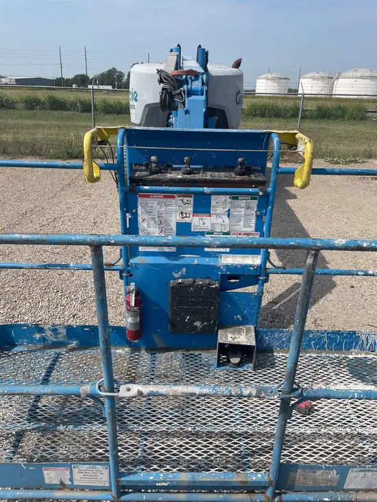 2016 Genie Z-62/40J Articulating Boom Lift