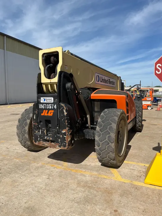 2016 JLG 1055 Forklift