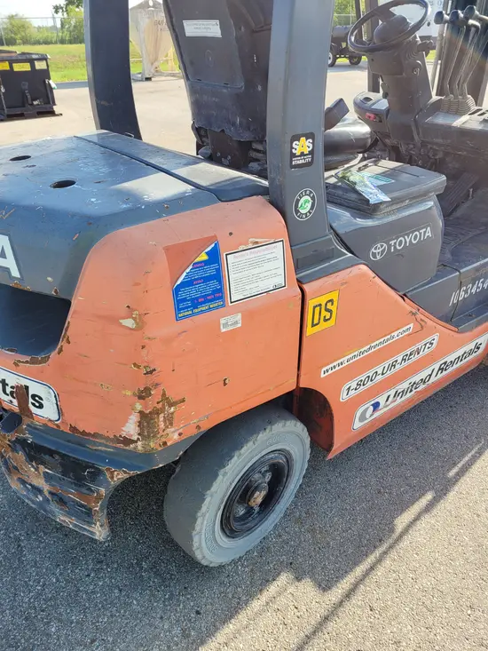2017 Toyota 8FDU25 Warehouse Forklift