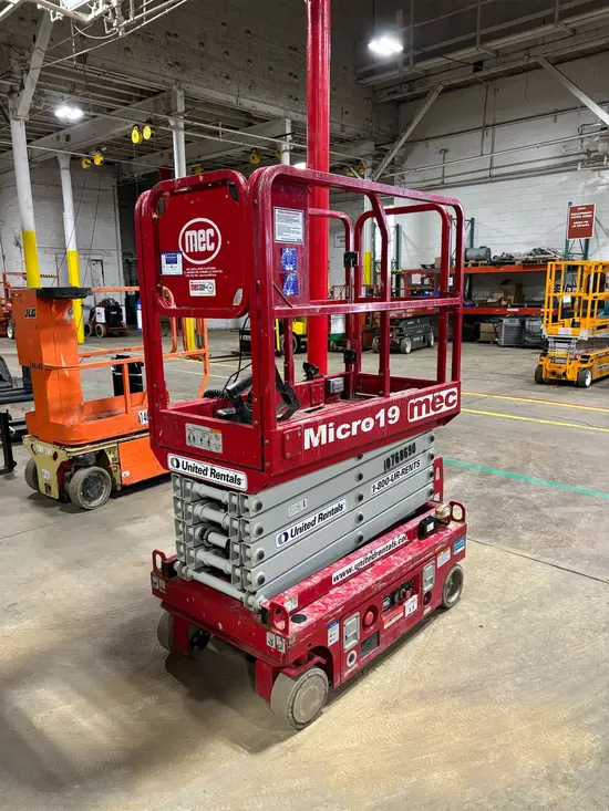 2018 MEC MICRO 19 Scissor Lift