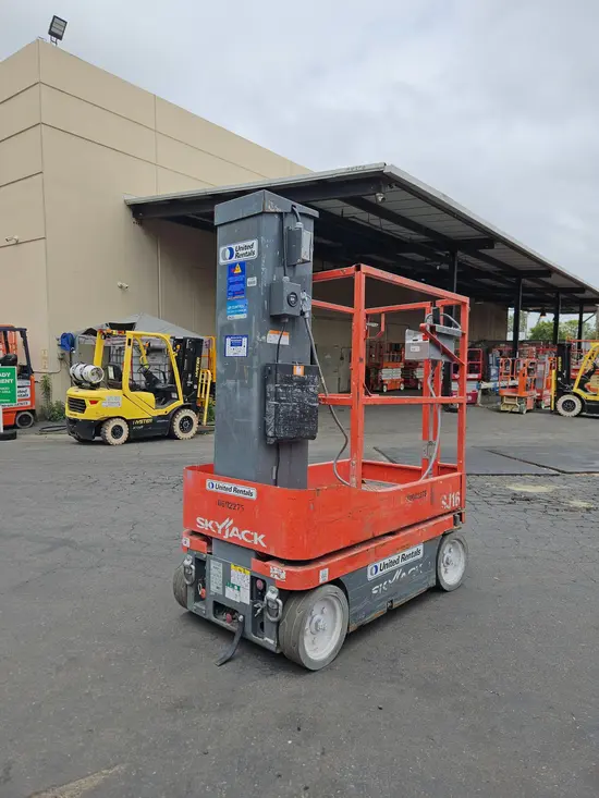 2017 Skyjack SJ16 Self-Propelled One-Person Lift