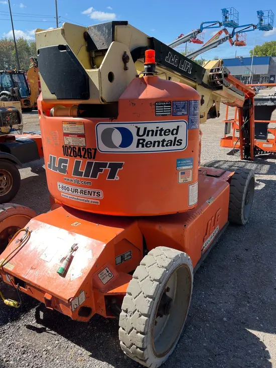 2014 JLG E450AJ Articulating Boom Lift