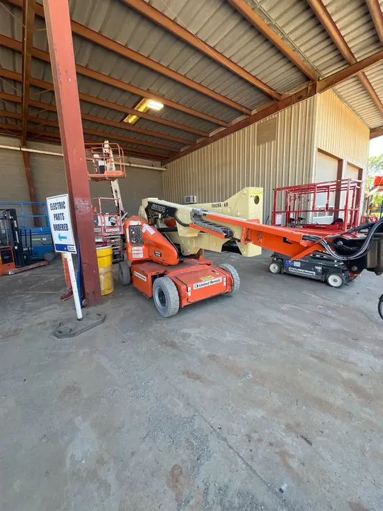 2015 JLG E400AJPN Articulating Boom Lift