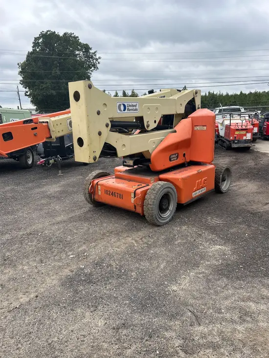 2014 JLG E400AJPN Articulating Boom Lift