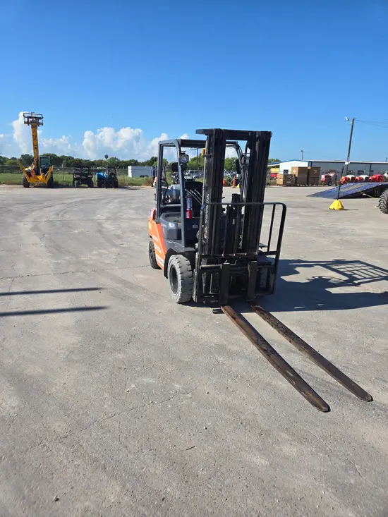 2018 Toyota 8FGU25 Warehouse Forklift