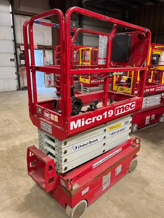 2018 MEC MICRO 19 Scissor Lift
