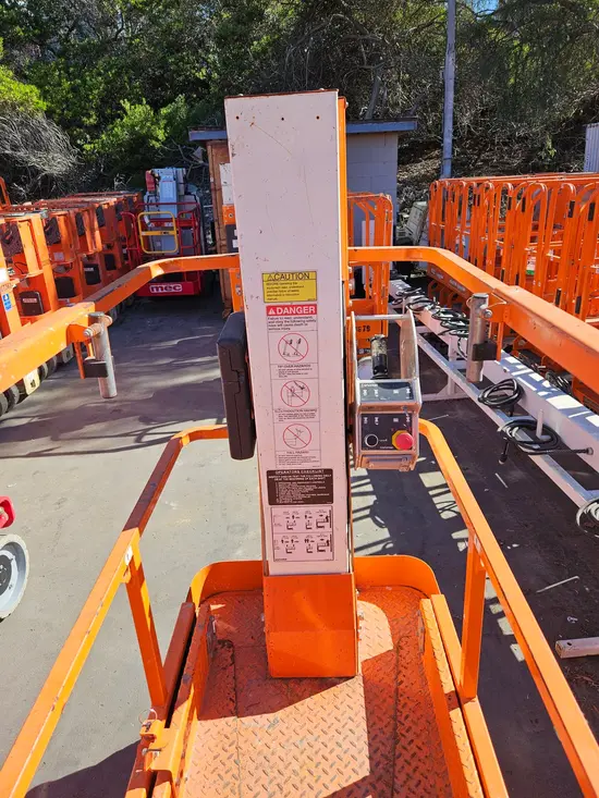 2022 Snorkel TM16E Self-Propelled One-Person Lift