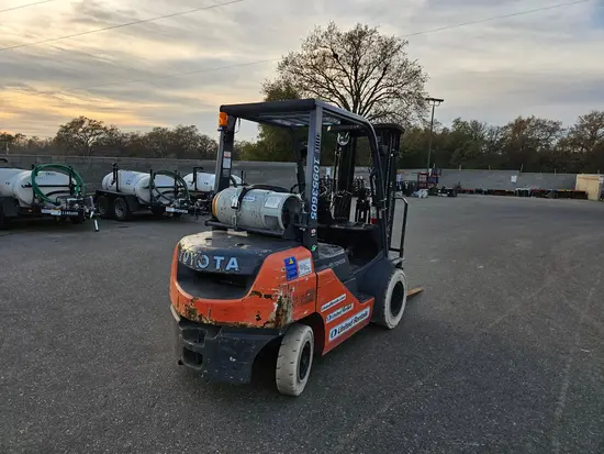 2019 Toyota 8FGU25 Warehouse Forklift