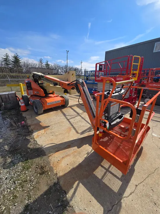 2016 JLG E450AJ Articulating Boom Lift