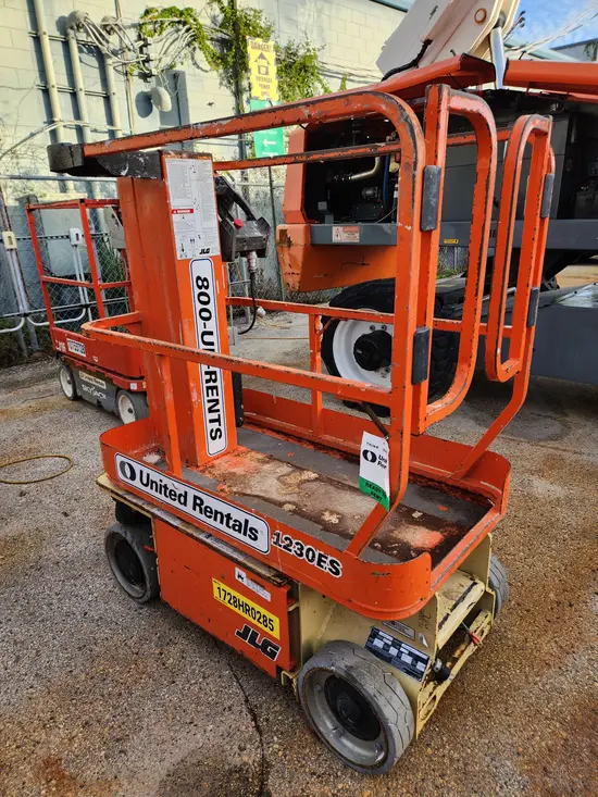 2019 JLG 1230ES Self-Propelled One-Person Lift