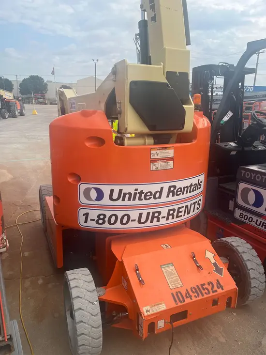 2016 JLG E400AJPN Articulating Boom Lift