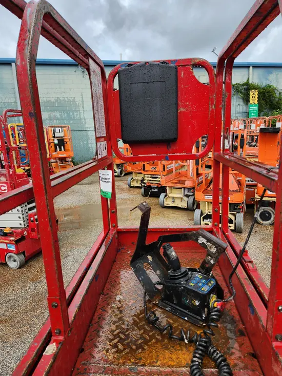 2020 MEC MICRO 19 Scissor Lift