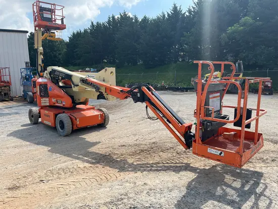 2015 JLG E400AJPN Articulating Boom Lift