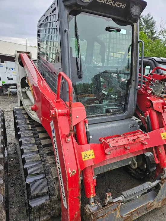 2022 Takeuchi TL12R2-CR Track Loader