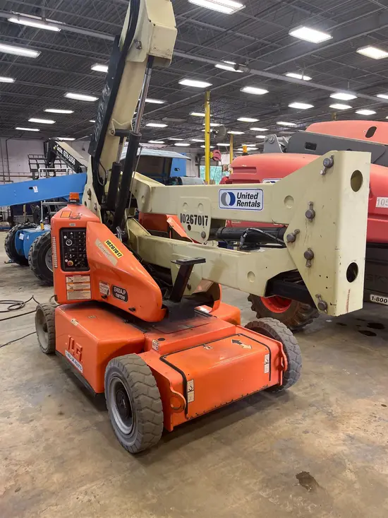 2014 JLG E400AJPN Articulating Boom Lift