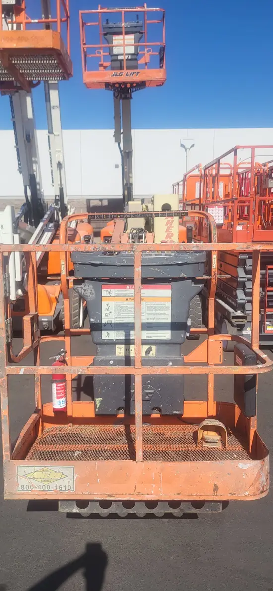 2015 JLG E400AJPN Articulating Boom Lift