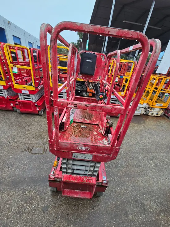 2018 MEC MICRO 19 Scissor Lift