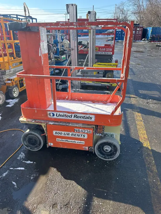 2014 JLG 1230ES Self-Propelled One-Person Lift