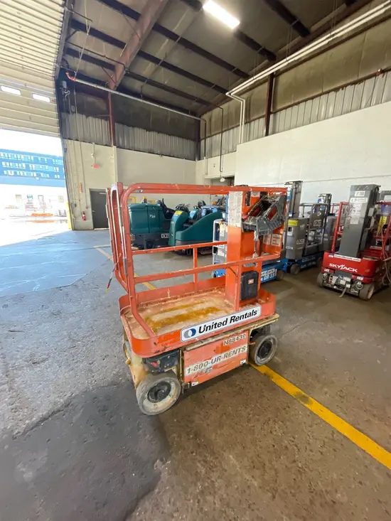2014 JLG 1230ES Self-Propelled One-Person Lift