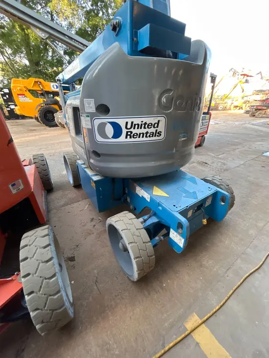 2015 Genie Z-40/23N RJ Articulating Boom Lift