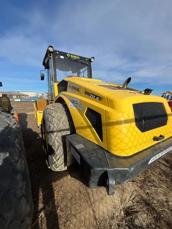 2019 BOMAG BW211D-5 Single Drum Roller