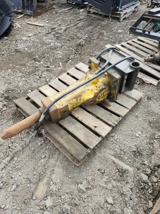 2017 Atlas Copco SB 452 Attachment