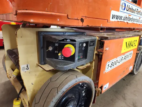 2014 JLG 1230ES Self-Propelled One-Person Lift