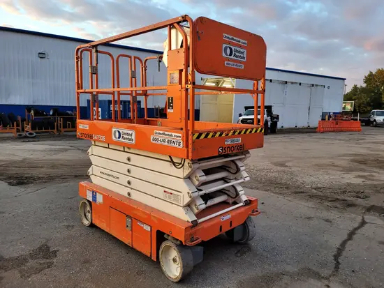2017 Snorkel S4732E Scissor Lift