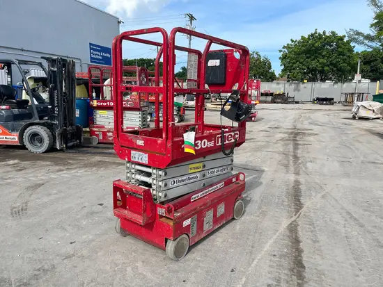 2017 MEC MICRO 19 Scissor Lift