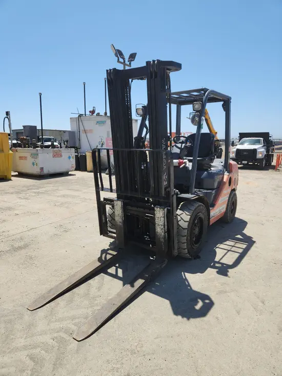 2017 Toyota 8FDU30 Warehouse Forklift