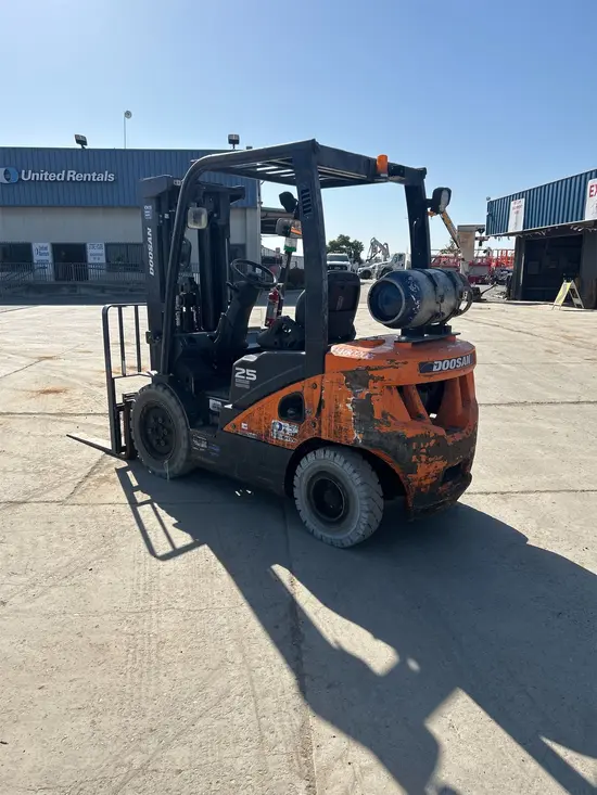 2022 Doosan G25P-7DF Warehouse Forklift
