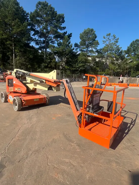 2014 JLG E450AJ Articulating Boom Lift