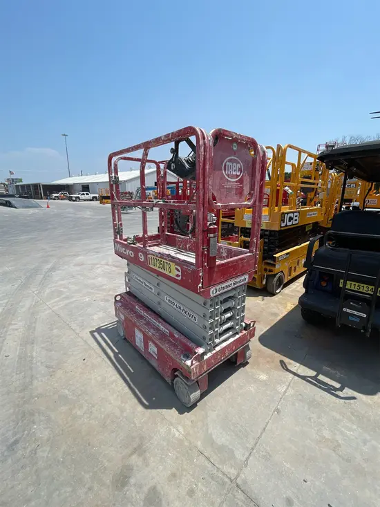 2018 MEC MICRO 19 Scissor Lift