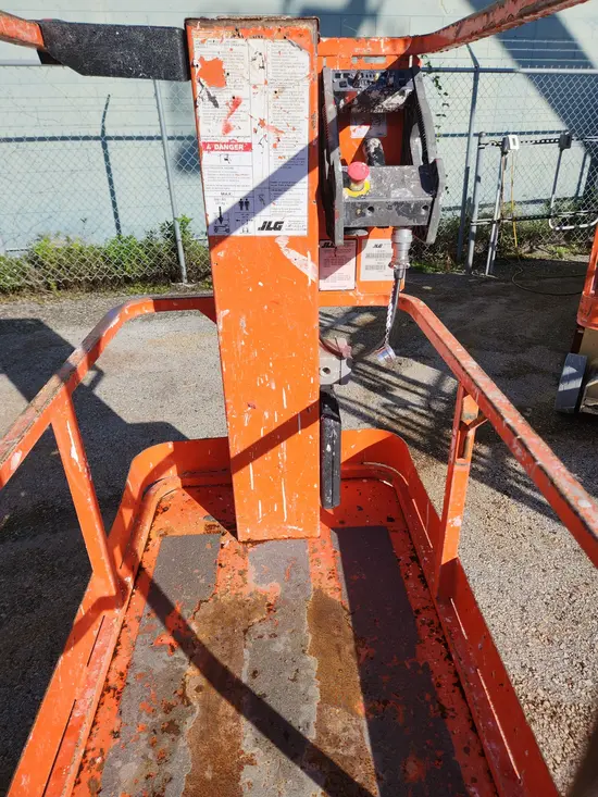 2019 JLG 1230ES Self-Propelled One-Person Lift
