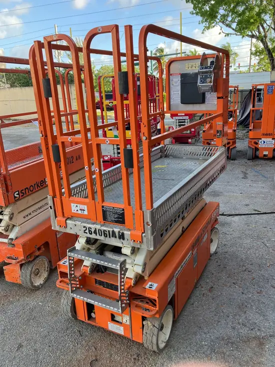 2019 Snorkel S3215L Scissor Lift