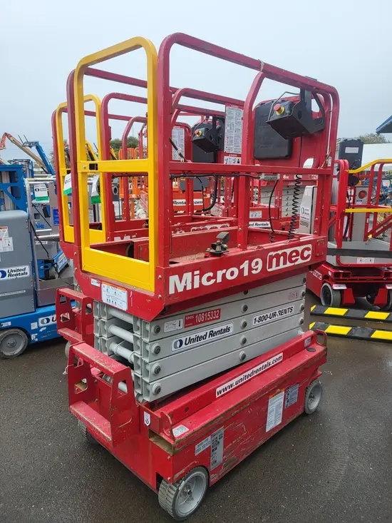2018 MEC MICRO 19 Scissor Lift