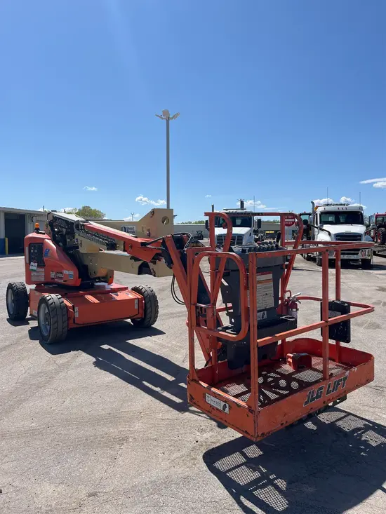 2016 JLG E450AJ Articulating Boom Lift